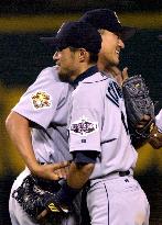 Ichiro, Sasaki hug after Seattle victory over Rangers